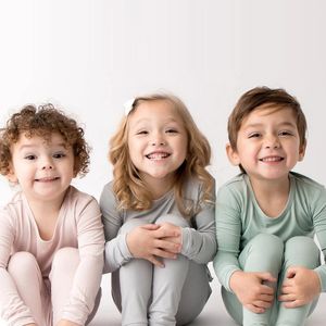 Bambu Fiber Yürümeye Başlayan Çocuk Kids Pijama Kıyafetleri Katı yükseklik esnekliği Nefes Alabaç Slearing Set 9m7t Erkek Kız Loungewear 240110