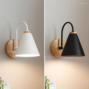 Wall Lamps Nordic Minimalist Style Bedside Lamp Modern Creative Interior Decor Sconce Living Room Restaurant LED Wooden Light