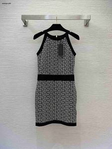 Designer feminino roupas de marca senhoras verão moda labirinto impresso fino elástico malha pescoço vestido 11 de janeiro