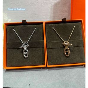 Luxury Pendant Necklace Pig Nose Brand Designer Copper Round Hollow Cross Charm Short Chain Choker For Women Jewelry With Box Party Gift