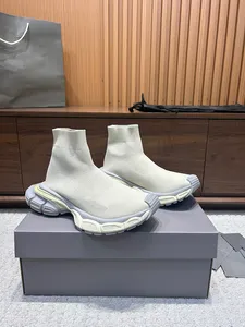 Kadın Tasarımcı Ayakkabı Sporları Sıradan Ayakkabı Seyahat Moda Beyaz Kadınlar Düz Ayakkabı Dikiş Dikiş Deri Sneaker Bez Spor Salonu 0109