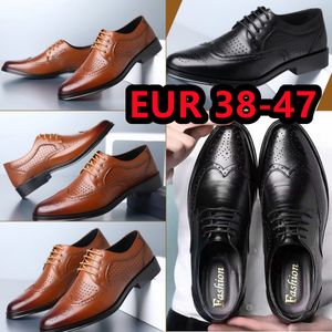 Kvalitetsskor för designer Mens Black Formal Shoes Men Patent Leather Shoes Wedding Party Leather Shoes Size38-47