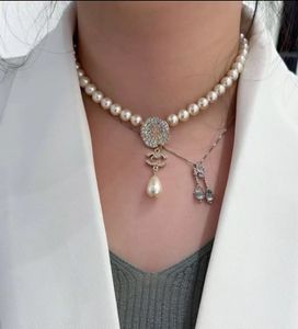 Designer de moda feminina luxo pérola colar colar pingente corrente cristal 18k banhado a ouro latão letra c colar declaração jóias acessórios
