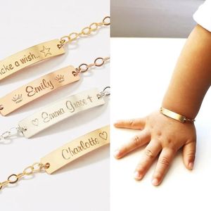 Pulseiras 30 * 8mm Bar Jóias Personalizadas Nome do Bebê ID Pulseira Corrente de Mão Aço Inoxidável Personalizado Gravado Placa de Identificação Bileklik Crianças