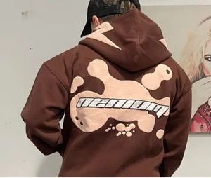 Modaya ve havalı kampüs vibe tarzı hoodies erkekler dış giyim bahar sonbahar karikatür baskısı bordo çift sweatshirt ceket ins 240111