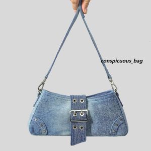 Fashion Vintage Women Handbags Chic Chain Sweet Cool Underarm Shoulder Bag Womens Luxury Designer Niche Brand Baguette Bag Ladies Bag