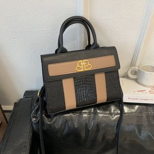 Fabrik Großhandel Damen Umhängetaschen 8 elegante Damen Schlangenhandtasche große Kapazität geprägte verdickte Leder-Einkaufstasche süße farblich passende Modehandtaschen 925#