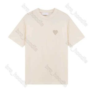 Ami 24ss Paris Mens Designer Novo Amis Camiseta Tom-sobre-tom Amor Bordado Moda Rua Casual Joker Pescoço Redondo Algodão Mangas Curtas para Homens e Mulheres Amante V6zp