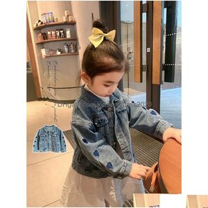 جاكيتات الفتيات Love Heart Embroidery Denim Jacket Kids Label Single Single Long Sleeve Outwear Fashion Children Adgual Closy Q917 DHSKP