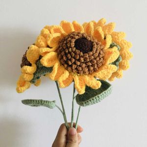 Andere Kunst und Kunsthandwerk, handgefertigte gehäkelte Sonnenblume für Heimdekoration, Strickblumen, Abschlussfeier, Ornament, künstliche Blumen aus Baumwollkordel, Geschenk YQ240111