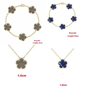 Uppsättningar 2023 Ny produkt Hot Sale Natural Gems Lucky Four Leaf/Five Leaf Flower for Women Exquisite Smycken Set Commemorative Day Gift