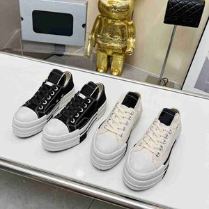 Famous designers strongly recommend the latest co-branded couple's trendy products, reconstructing the shoe body in line with the public aesthetic Woman36-41 Men39-45