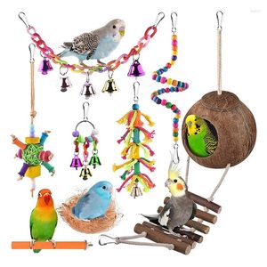 Andra fågelförsörjningar 8 pack papegoja leksaker hängande trä kokosnöt fåglar hus med stege stativ tugga klocka husdjur bur leksakstillbehör