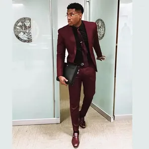 Męskie garnitury Burgundy 2 sztuki dla mężczyzn Slim Fit Custom Made Formal Business Suit Plus Size Trajes de Hombre (Blazer Pants Tie)