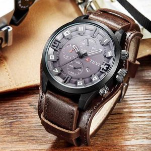 その他の時計Yikaze Luxury Business Mens Quartz Watch Classic Retro Mens Watch Large Dial Leather Strap Date Military Mens Watchl240403