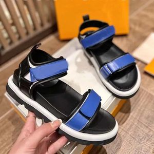 디자이너 여성 샌들 슬라이드 송아지 가죽 클래식 플랫폼 패션 캐주얼 신발 여름 해변 두꺼운 바닥 슬리퍼 크기 35-42 상자