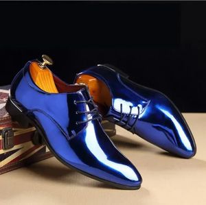 Tendenza moda in pelle verniciata Scarpe da sposa da uomo Oro Blu Rosso Bianco Scarpe oxford Designer Scarpe a punta Scarpe eleganti Taglia grande 37-48 240110