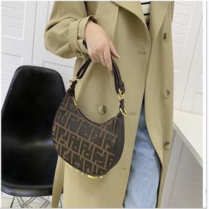 Brand Messenger Bags Summer new trendy all-match women messenger bag chain leather fashion grils samll shoulder bag wrist bags bro252V