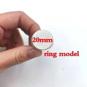 Anéis personalizados gravados anel robusto 20mm anel de sinete redondo personalizado anel de crachá de família para homens joias de cobre
