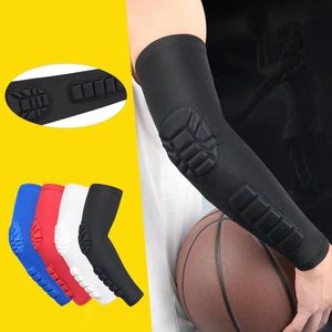 Podkładki 1 para sportowego rękawów ramię odporna na piankę w koszykówce łokcia w koszykówkę łokcia