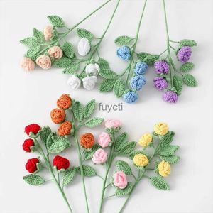 Andra konst och hantverk Multi-Head DIY Knitting Rose Flower Handstickade Fake Flowers Knit Flower Home Table Crochet Floral Bouquet Wedding Supplies YQ240111