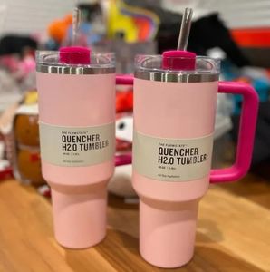 40oz Pink Flamingo Quencher H2.0 Mugs Camping Travel Car Coffee Cup rostfritt stål Tumblers Cups med silikonhandtag Alla hjärtans dag gåva med samma s