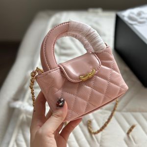 Mini Makyaj Çantası 12.5cm Tasarımcı Kadın Omuz Torbası Yağ Balmumu Altın Donanım Metal Tokal Lüks El çantası Matelasse Zincir Crossbody Çanta Kartı Klip Çanta Çantaları