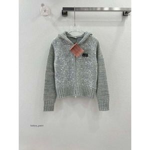 Miu Women's Hoodie Designer Womens Sweaters Cardigan KnittingジャケットプルオーバーエンドJacquardセーターピュアニットウェア高品質の女性服736 80