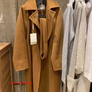 Casaco feminino de caxemira Maxmaras Manuela Camel Fleece clássico com cadarço longo Sun Li mesmo estilo Rjfd