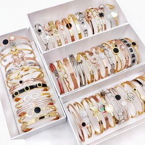 5/10pcs/działka modna luksus 316L Bracelet uroku ze stali nierdzewnej dla kobiet dziewcząt moda kryształowe serce otwarte bransoletki prezenty biżuterii 240110