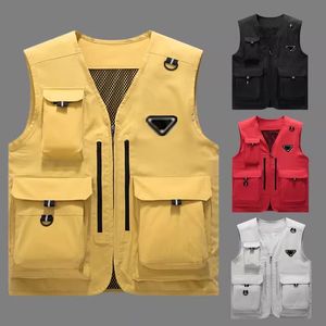 2024 Men's Designer Jacket Vests Tank Top Stylist Women's Men Vest Outdoor Camping with Multiple Pockets Couples Windproof Sleeveless Jack