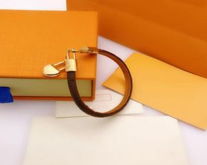 2021 Olika stilar modearmband smycken kvinnor läder unisex designer snäpp armband brev par armband9815759