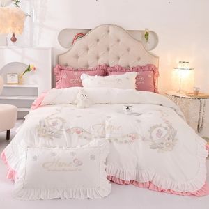 Luxuriöses Bettwäsche-Set im Prinzessin-Stil aus 100 % Baumwolle mit Blumenstickerei in Weiß und Rosa mit Rüschen, Bettbezug, Bettlaken und Rock, Kissenbezüge 240112