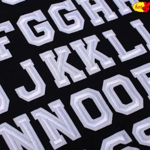 Opstrijkbare patches Letters wit voor kleding Parche Bordado Kids Naai geborduurd Naszywki Thermoadhesive Designer Mochila Diy Baby