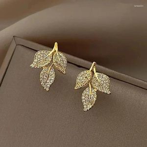 Orecchini a bottone CAOSHI Shining Leaf Shape Ear Lady Cerimonia di fidanzamento Zirconi abbaglianti per la vita quotidiana Accessori moda Regalo