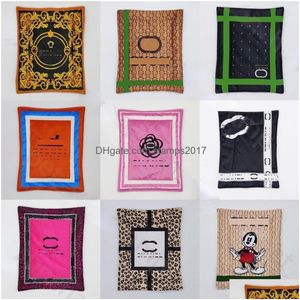 Moda P Dog Mat Designer Vintage Print Pet Pad Calda coperta traspirante Schnauzer Corgi French Bldog Drop Delivery Dhtg9