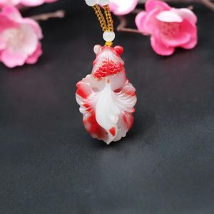 Zawieszki naturalny czerwony biały jadeile złota rybka naszyjnik chiński ręcznie kanapowany jadeite urok biżuteria moda amulet mężczyzn mężczyzn kobiety szczęśliwe prezenty
