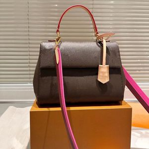 Yüksek kaliteli omuz çantası tasarımcısı tote çantalar deri büyük kapasite şık kadın çantalar klasik haberci çanta küçük kare çanta