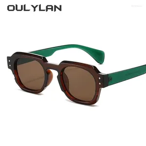 サングラスOulylan Fashion Small Women Men 2024 Square Sun Glasses Designers Travel Style LadiesGoggles UV400
