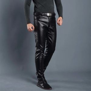 Autumn Winter Fit Warm Velet Leather Pants Mens Leggings Black Solid Faux Jeans Manliga byxor 240111