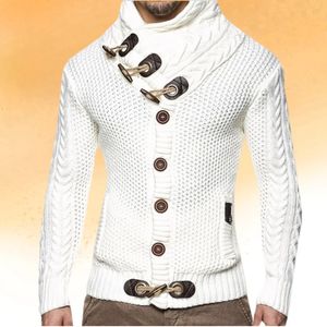 セーターの男性冬のニットコートタートルネックボタンプラスファッションセーターメンズウェア240111