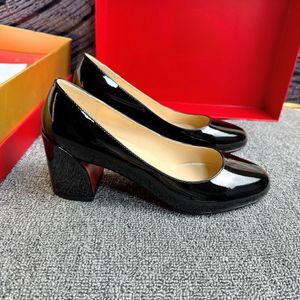 Schuhe mit hohen Absätzen für Damen, Designer-Sandalen, rote, glänzende Unterseite, runde Zehen, schwarzes Lackleder, flache, dicke Absätze, Hochzeitsschuhe mit Staubbeutel, 35–43