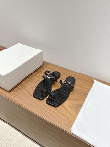 Tofflor modemärken totem kvinnors trend minimalistisk stil design sommarskor 2024 slip på kausal non-halp sandal