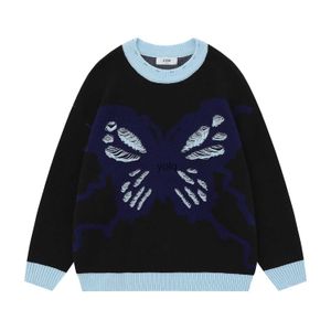 メンズパーカースウェットシャツヒップホップ特大のリッピングセータープルオーバーメンズ秋の冬のカジュアルラウンドNEパッチワーク蝶のグラフィックセーターのためのグラフィックセーター