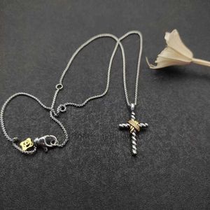 Designer Fashion Exquisite Luxury Cross Necklaces Double choker High Quality Necklace Box Premium Sunflower Chain Anchor Pendant Pendants Gift LD1E