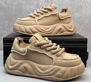 Designer costurando sapatos casuais sapatos de pão respirável Khaki Black Mody Men Plataforma tênis de primavera de salto plano Tênis ao ar livre Tennis para andar de pé