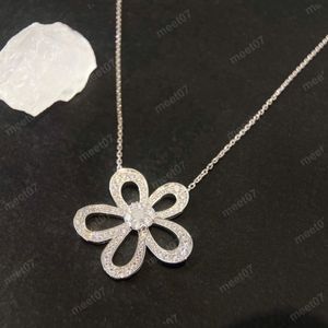 Elegant klassisk Big Flower Diamond Designer Halsband lyxig designer smycken hänge halsband för dam