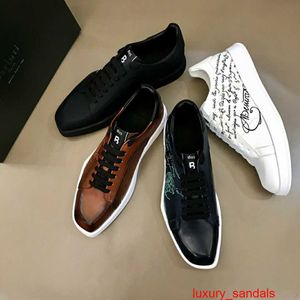 Scarpe casual Playtime Scritto Sneaker in pelle Commercio estero Ordine originale Nuova scultura geometrica Stellare minimalista Scarpe da uomo Pelle bovina Stampata Low Top Spor HB5H