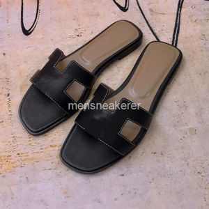 Sandals Pure Women Sandals Coppia di pannelli classici di pannelli classici solidi per unisex Summer Oran Beach Sandal Well Pacchetto A684