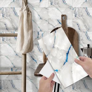 6pcs Self -Yapışkan Su Geçirmez PVC Duvar Çıkartma Oturma Odası Mutfak Ev Dekorasyonu Klasik Beyaz Mermer Taklit Kiremit Çıkartmaları 240112